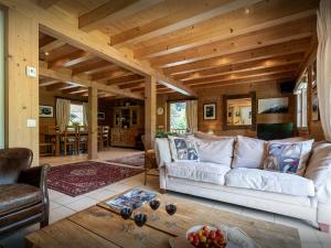 Chalet LOurs Blanc - OVO Network