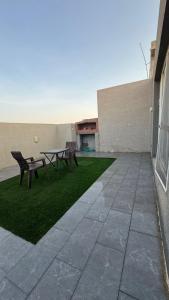 شقة بالدور الثالث