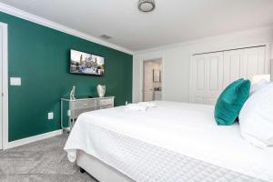 Stylish 4BR Resort Home with Private Pool & Fun Themed Rooms Near Disney