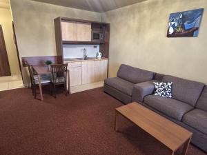 JOINTATRY SK - one and two bedroom apartments