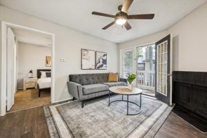 The Davis 412 I Spacious 1 Bed 1 Bath