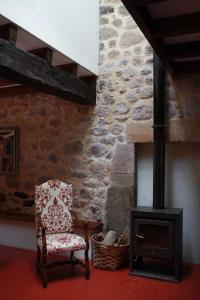 Gatehouse of the Palacio de Hualle near Comillas