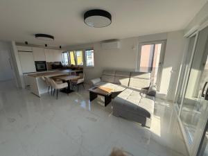 Apartmen ARMINAN 52 TERRACE, POOL FREE PARKING -NOVIGRAD