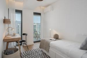 Acqua Residence VI by An Island Apart