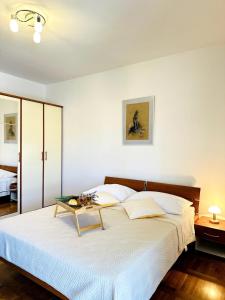 Family 4-bdr apartment with pool