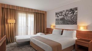 Hotels Holiday Inn Nice - Port St Laurent by IHG : photos des chambres