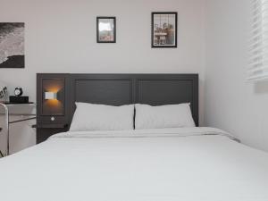 홍대 입구역 모던 스테이