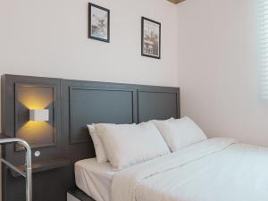 홍대 입구역 모던 스테이