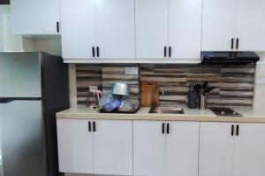 EverGlades Balcony Suites Baguio - Premium Suite View Balcony Dining 2BR 2CR