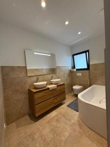 Maisons de vacances Chez Claudine & Adrien : photos des chambres
