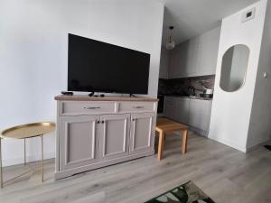 Bagry Rooms2 - Apartament z sypialnią i miejscem postojowym