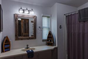 Lakefront Cottage - 25