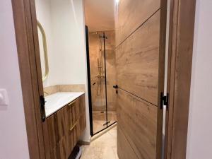 Appartements Premium Studio with balcony in the heart of Cannes : photos des chambres