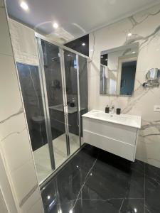 Habitación Doble Deluxe con balcón y vistas al mar