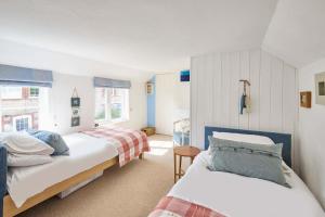 Host & Stay - Pebble Cottage