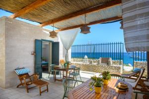 Punta Correnti Seaview Apartments, Castro Marina