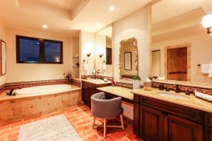 Exclusive Beach Penthouse Jacuzzi & Private Access