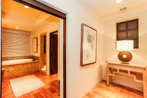 Exclusive Beach Penthouse Jacuzzi & Private Access