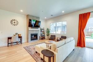 3 Mi to Dtwn Flagstaff Family Retreat with Patio