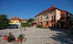 Viesu māja Vár Park Panzió Šārvāra Ungārija