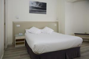 Economy Double Room room in Hotel Vigo Plaza