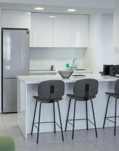 Stylish Modern City Center Stay