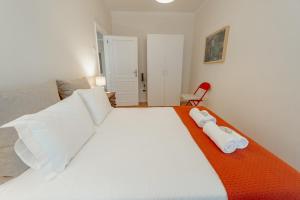 Cedofeita Terrace by Hosty