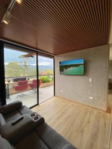 San Telmo - Guatape with Hot Tube