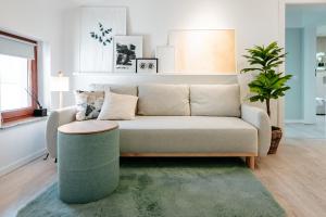 Elma 2 - Piata Romana