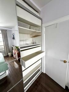 Sunny Jersey City 1BR, 25 min to NYC, 15min to EWR, King Bed, Hammock & Park Views