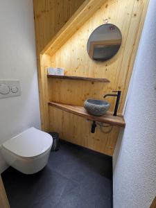 Wonderful Apartment with Lake View