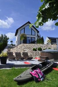 APARTAMENT JANETTA domek nad jeziorem