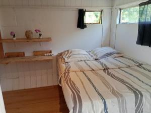 Campings Mobil-Home avec piscine et jardin 1500 m2 : photos des chambres