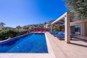 Kalkan merkezde deniz manzaralı villa