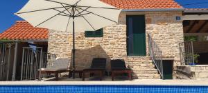 Apartments Tomina