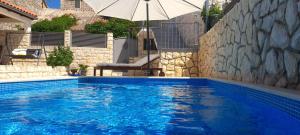 Apartments Tomina