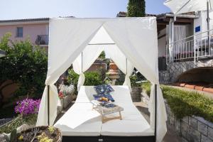 Villa Nika with Sea View and Charming Garden near Opatija