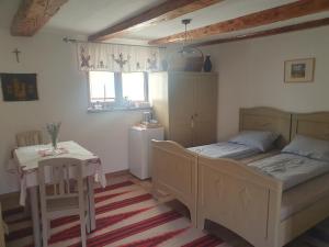 Cazare rustică la curte