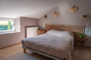 Maisons de vacances Gite Lunaben-Maison en pierres avec piscine : photos des chambres