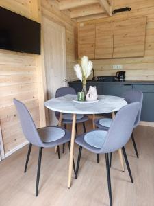 LATO domki, 200 m do morza, basen,parking monitorowany,plac zabaw