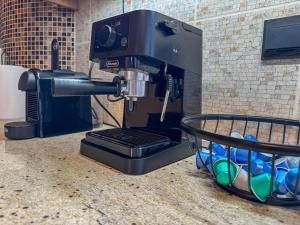 Seaview Apt 3 min Walk to Beach