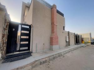 شقة بالدور الثالث