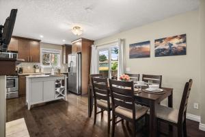 Social Haus Trendy 3BR Townhome in Bridgeland YYC