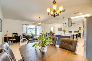 8 Mi Beach Beautiful Oasis with Saltwater Pool