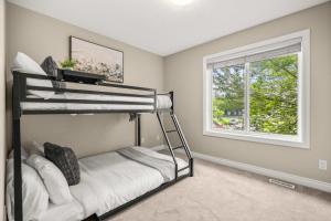 Social Haus Trendy 3BR Townhome in Bridgeland YYC