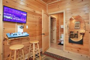 Smokies Cabin Life View Hot Tub Grill Game Room