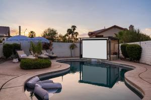 Mariposa House Swim-In Theatre with Gated Pool