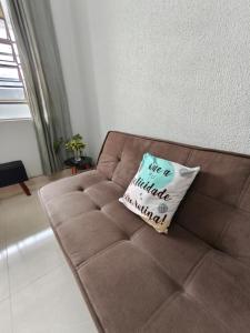 Apart 2qtos com ar - Aconchegante