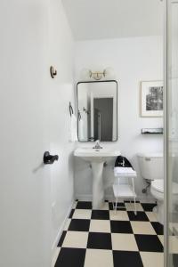 Lumberjill Lodge 12 King Room