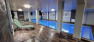 Villas Gite Les Deux Eaux : Villa avec Piscine Privée
